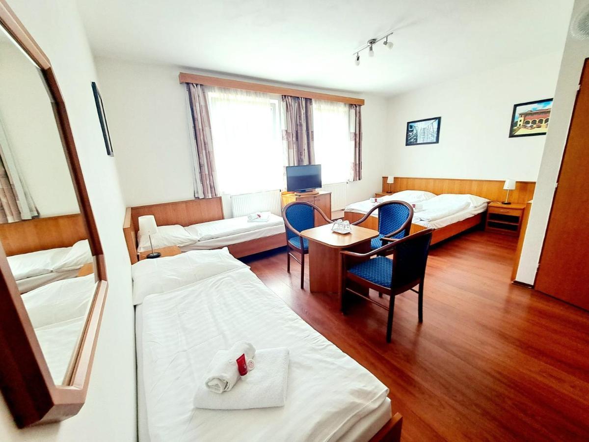 Hasicsky Hotel Pribyslav Exterior photo